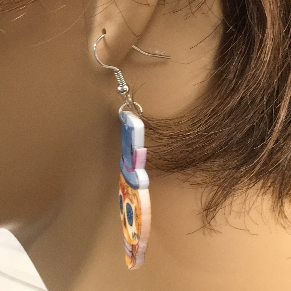 Skull Acrylic Earrings - Picture 3 of 8